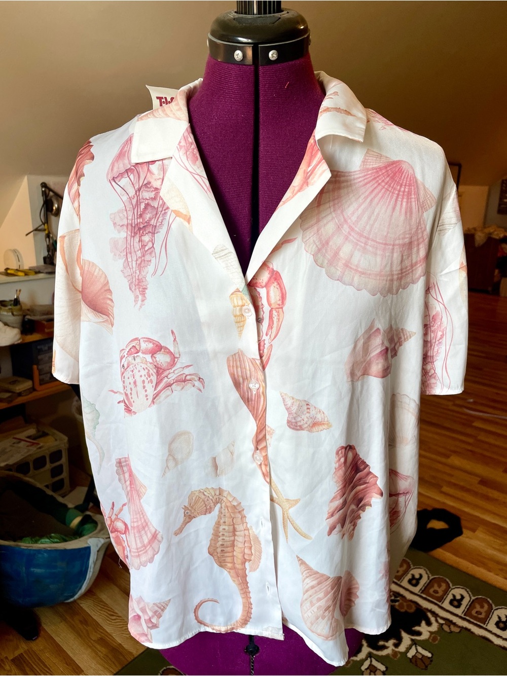 Women’s Short-Sleeve Seashell Print Shirt - White with Pink Shells